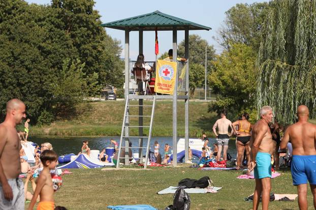 Karlovac: Osvježenje u rijeci Korani