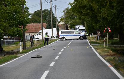 Slike strave i užasa: Poginuli mladići imali su 17 i 23 godine, motor je izletio iz automobila