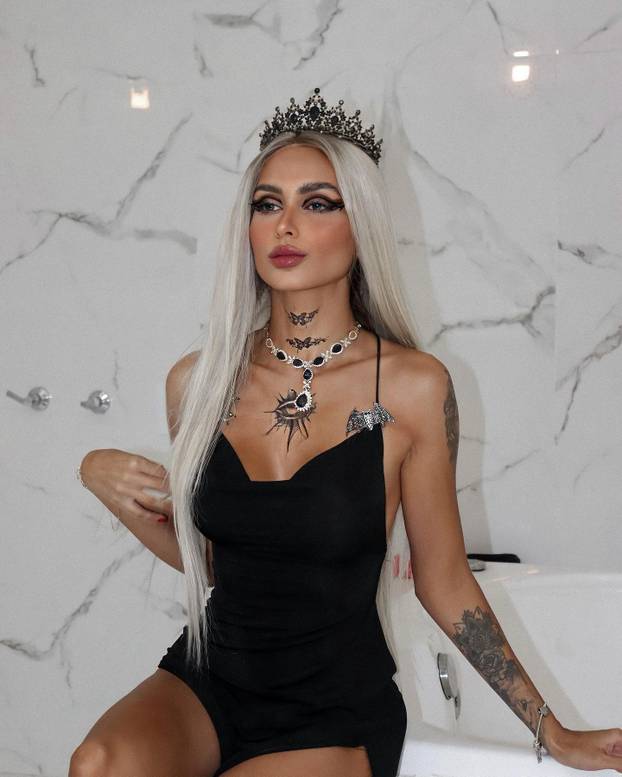 FOTO Fatalna Brazilka tvrdi da je spavala s Neymarom. Toalet papir ne koristi, gole fotke da