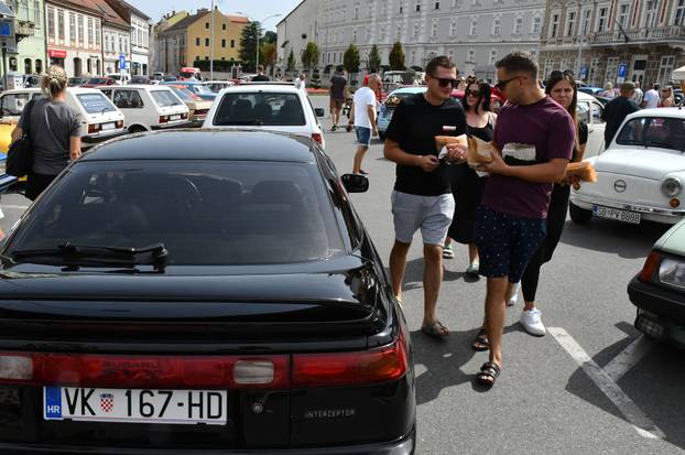 Požega: Čuveni modeli izloženi u sklopu oldtimer manifestacije"Trophy Zlatnom dolinom 2026."
