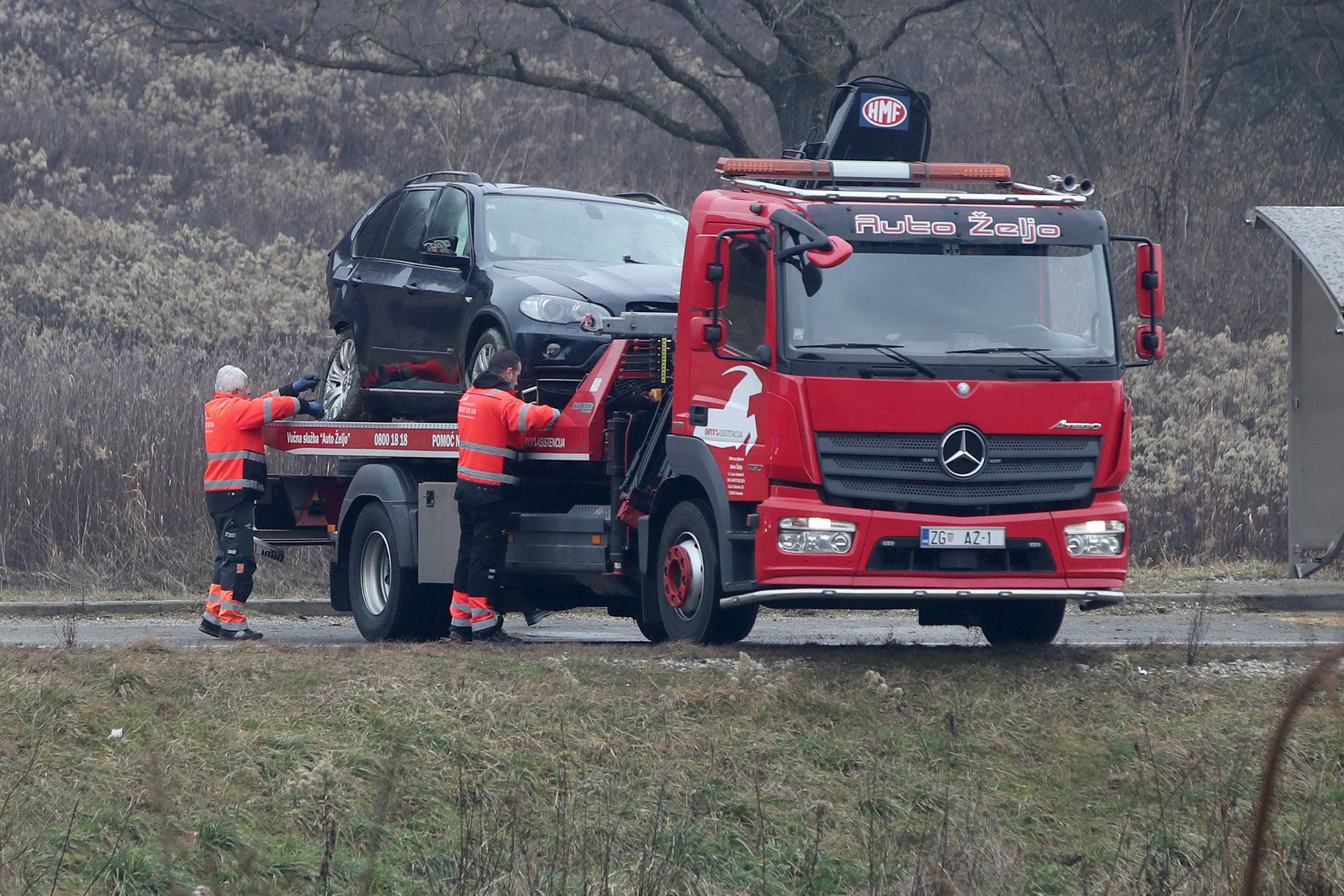 Pijani policajac BMW-om udario u Porsche nadrogiranog vozača. U stravi ispao i poginuo suvozač