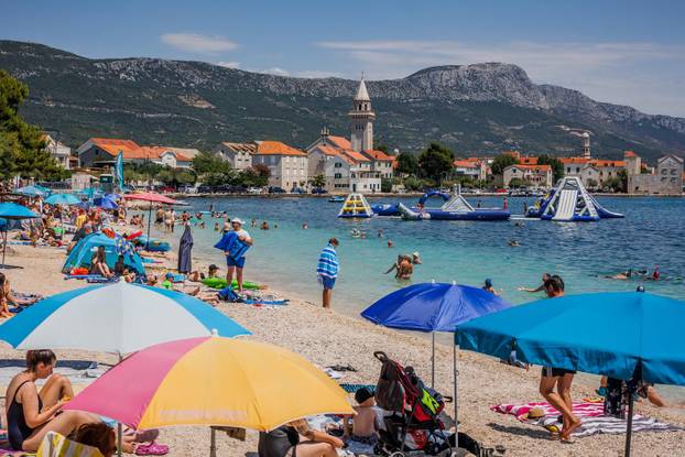Kaštel Stafilić: Gužva na plaži Gabine