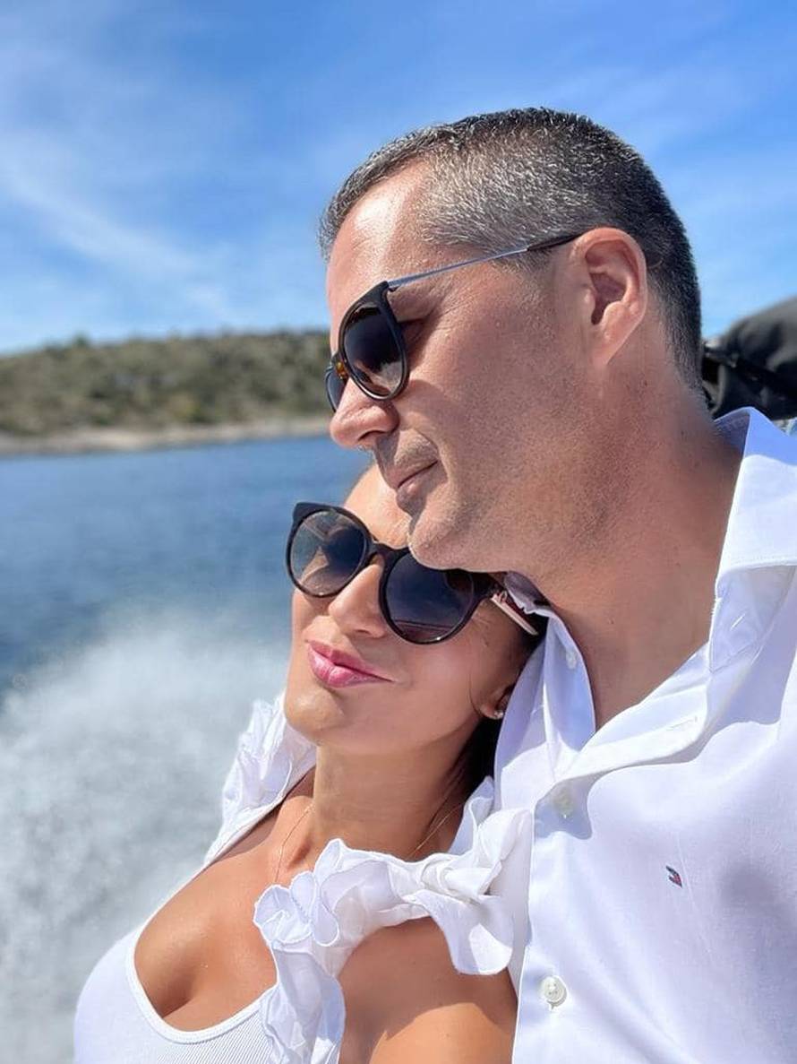 Dok se 'Radost' Turudić znoji oko poruka, 'Lipa' Josipa uživa na Stradunu s novim suprugom