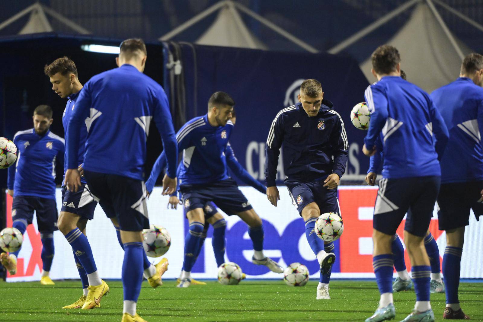 Zagreb: Dinamo odradio večernji trening uoči sutrašnje utakmice protiv Salzburga