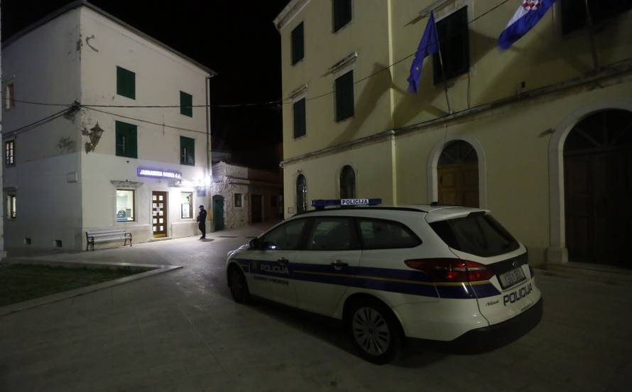 Skradin: OpljaÄkana poslovnica Jadranske banke