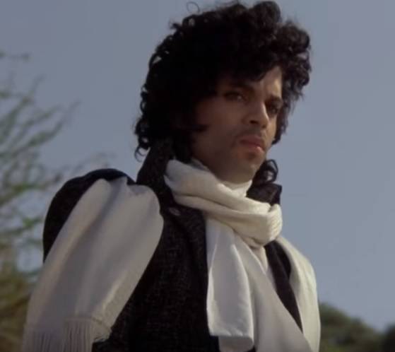 Legendarna Princeova jakna iz filma 'Purple Rain' na dražbi