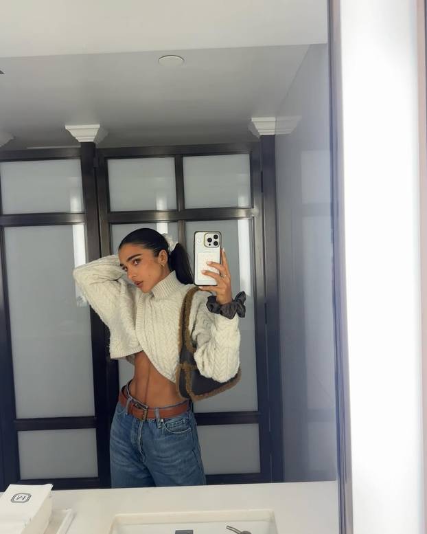 Prvi dekolte Filmskog festivala u Veneciji: Evo tko je zanosna crnka koja je prošetala tepihom