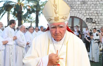 Biskup protiv omiljenog kluba: 'Ne mogu se ni moliti od muke'