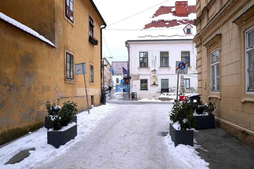 Zagreb: Gornji grad nije očišćen od snijega