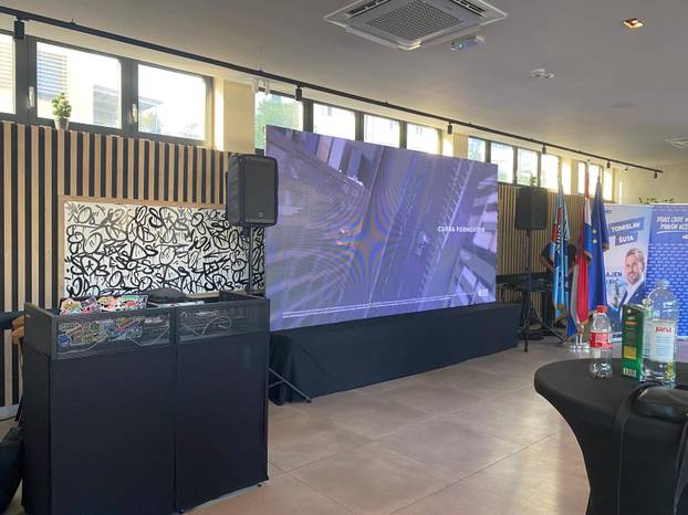 200 fotografija s izbora: Delirij u Splitu i Vukovaru,  velika fešta Rinčić i puse za Selak Raspudić