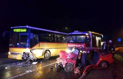 U sudaru autobusa i auta kod Karlovca više ljudi ozlijeđeno