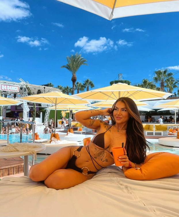 FOTO Ona je tattoo umjetnica i bivša gimnastičarka čije je tijelo pravo remek-djelo