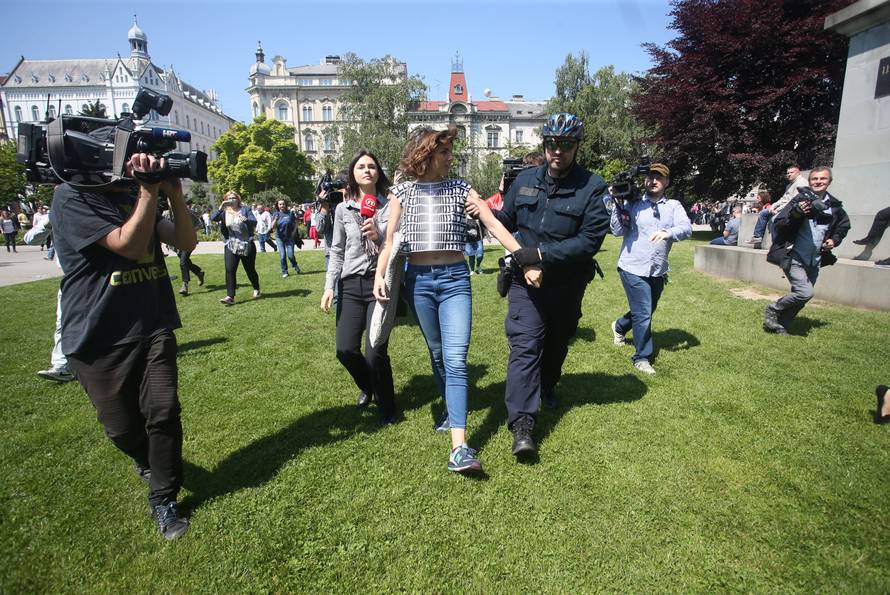 U 'Hodu za život' 7000 ljudi, priveli dvije antiprosvjednice