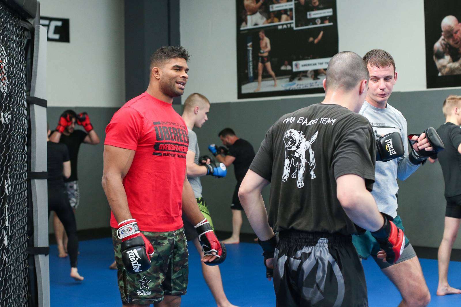 Zagreb:  MMA borac Alistair Overeem odrÅ¾ao pokazni trening i druÅ¾io se s navijaÄima