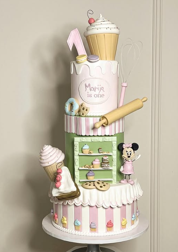 FOTO Maja Šuput proslavila je 46. rođendan - pogledajte tortu koja je bila hit večeri