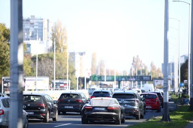 Zagreb: Velike prometne gužve zbog radova na podvožnjaku Savska cesta - Slavonska avenija 