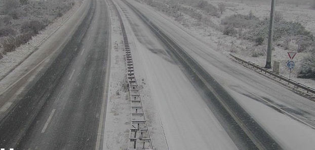 FOTO Pada na Sljemenu, ima ga i na cestama: Pogledajte kako se Hrvatska bijeli na Badnjak!