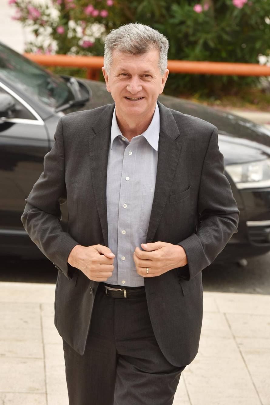 Kujundžić obećao: Dugovanja ćemo riješiti na razini županija