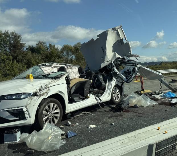 UZNEMIRUJUĆE Ovo je ostalo od automobila nakon strave na A3!