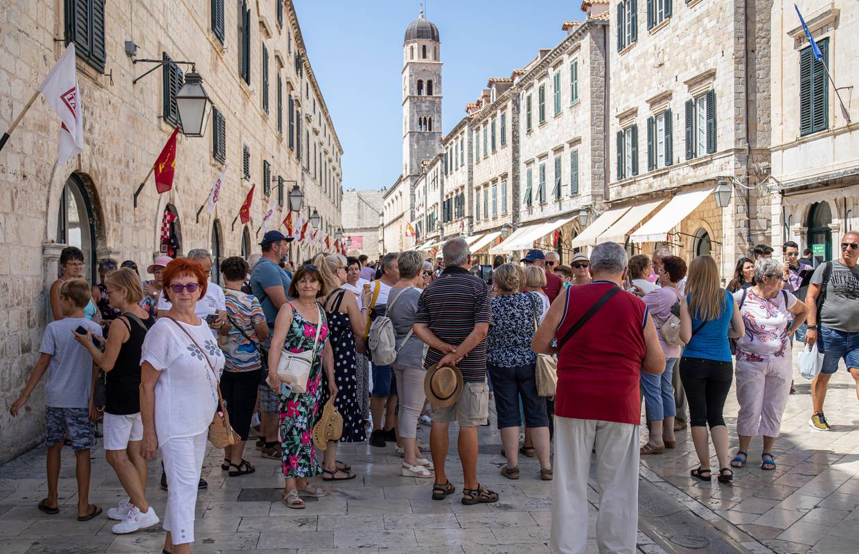 Do sada u Hrvatskoj ostvareno 14,4 turističkih dolazaka i više od 80 milijuna noćenja...