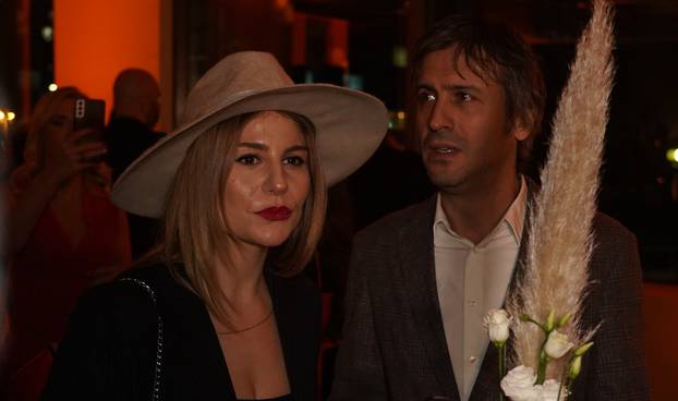 FOTO+VIDEO Beograd: Tihana Lazović sa suprugom Branislavom Trifunovićem na promociji nakita