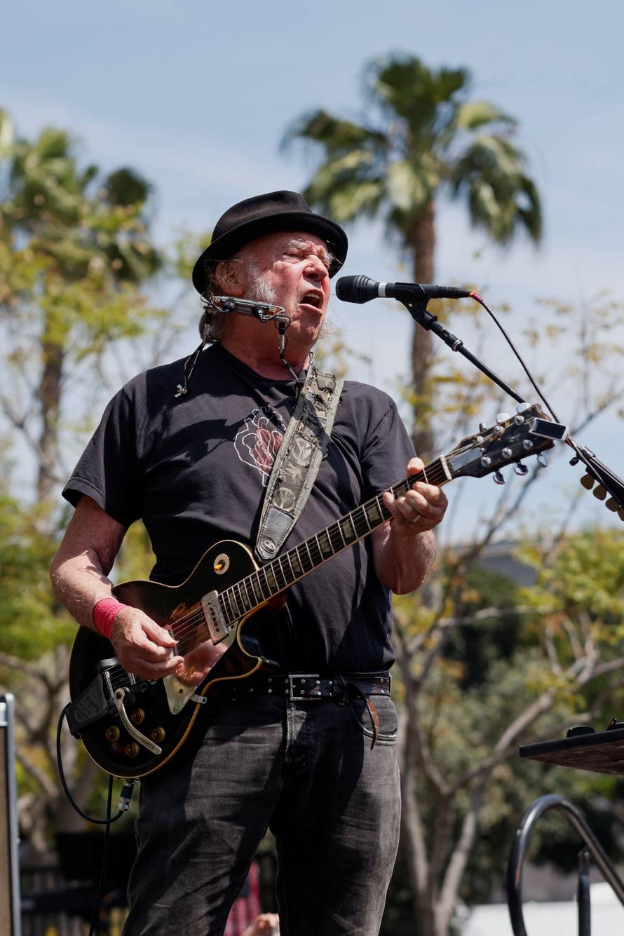 U.S. Sen. Sanders and U.S. Rep. Ocasio-Cortez hold a rally in Los Angeles