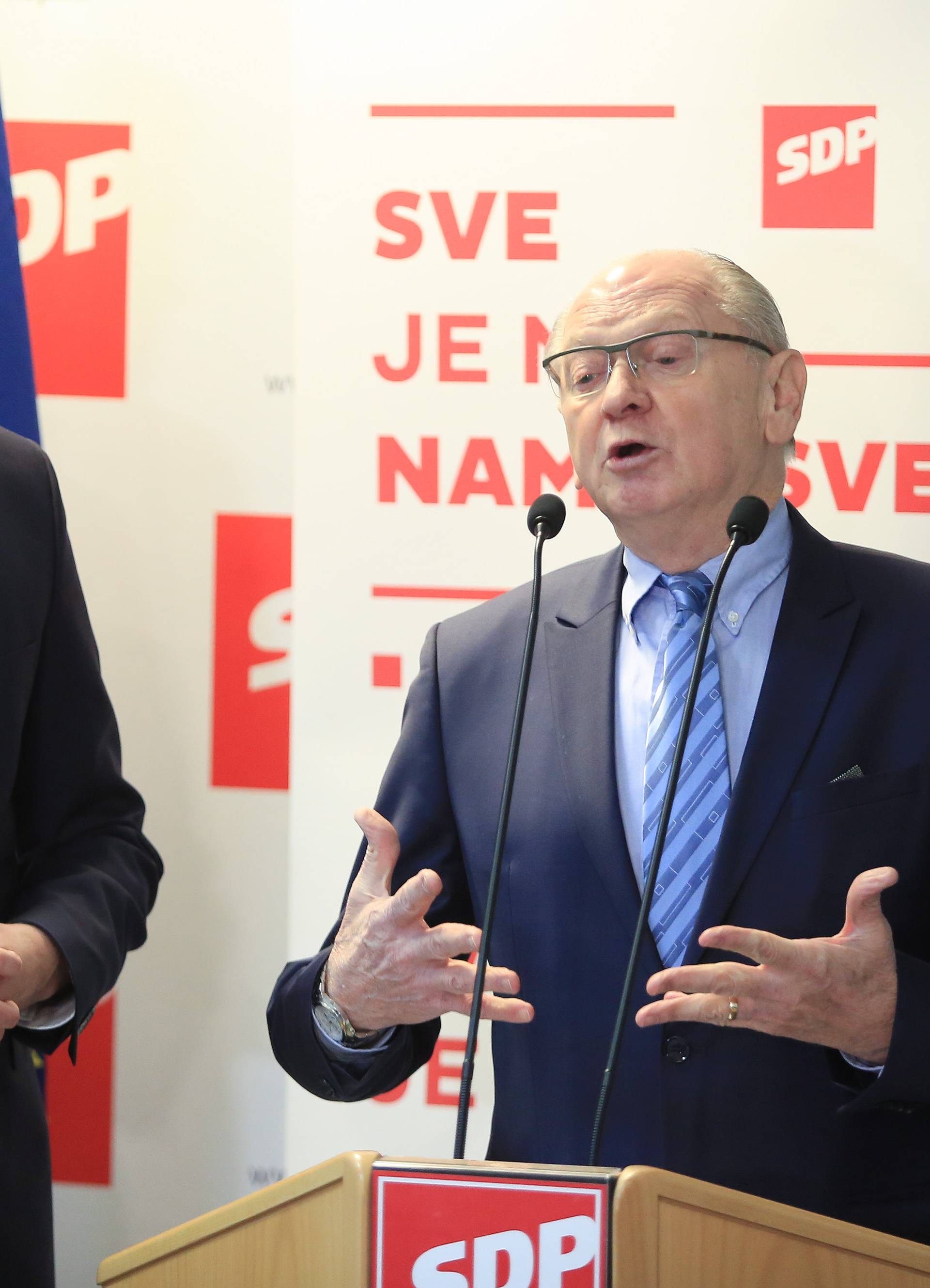 Zagreb: U srediÅ¡njici SDP-a odrÅ¾ana izvanredna konferencija za medije