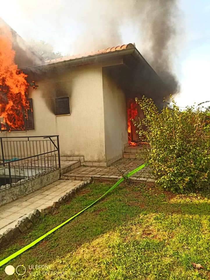 Nakon eksplozije plina planula kuća, podstanar se uspio spasiti