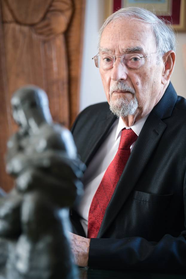 Zagreb: Povjesni&ccaron;ar, novinar i politi&ccaron;ar Mate Me&scaron;trovi&cacute;