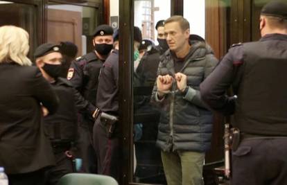 Navaljni ide u zatvor! Kazna je dvije godine i osam mjeseci