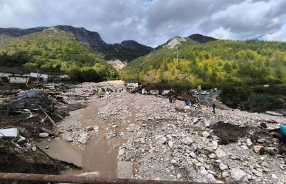 Pokopali jedinu žrtvu razorne poplave u Dusini:  Od Lucije se oprostili suprug i troje djece