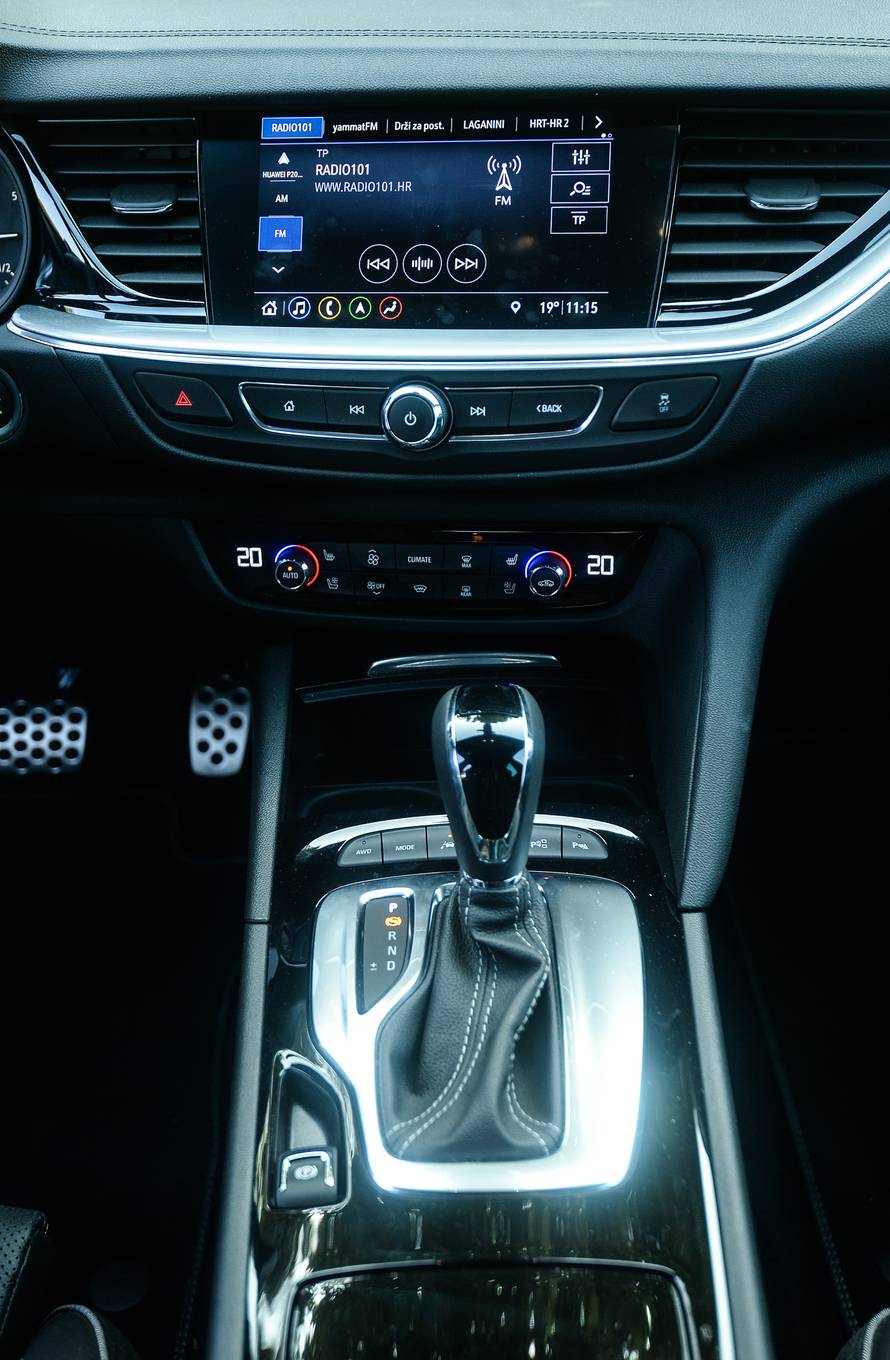 Redizajnirana Opel Insignia: Mnogo novosti ispod karoserije