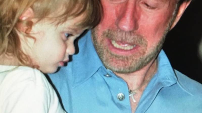 Kći Chucka Norrisa je objavila stare fotografije s ocem: Hvala ti što si me naučio voljeti sebe