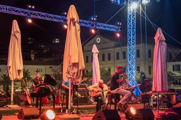 Vela Luka: Generalna proba koncerta Trag u Beskraju