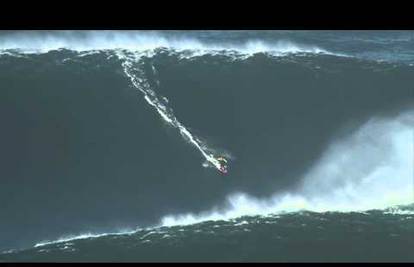 Surfer oborio svjetski rekord "jašući" na valu od 27 metara