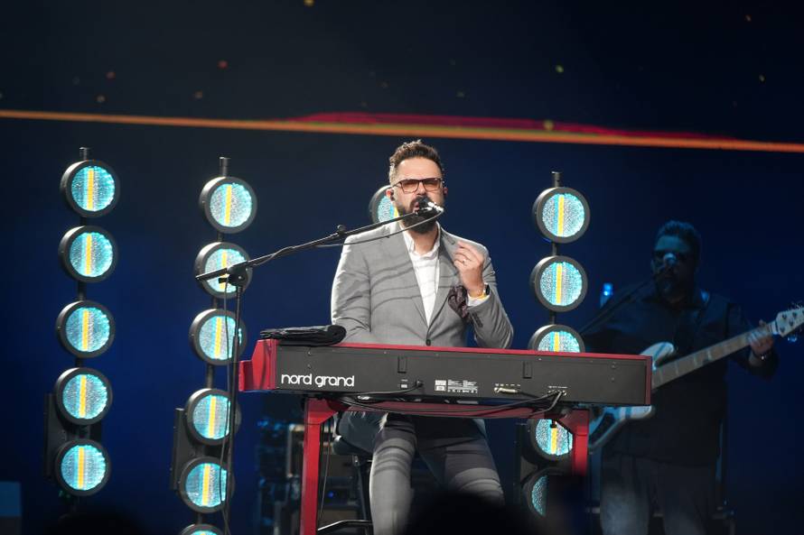 Beograd: Petar Grašo održao je u Sava centru koncert u sklopu regionalne turneje "Volim i postojim" povodom 30 godina karijere