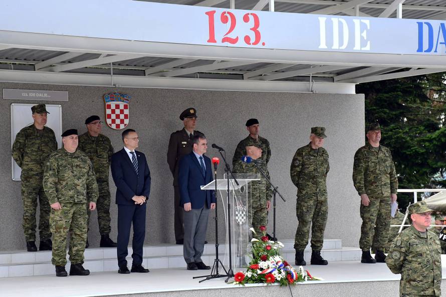 Detalji vojnog roka: Bit će u tri vojarne, a plaća je 1100 eura