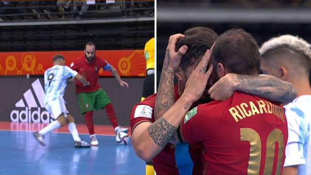 Argentinac odalamio Ricardinha u finalu, Portugal prvak svijeta