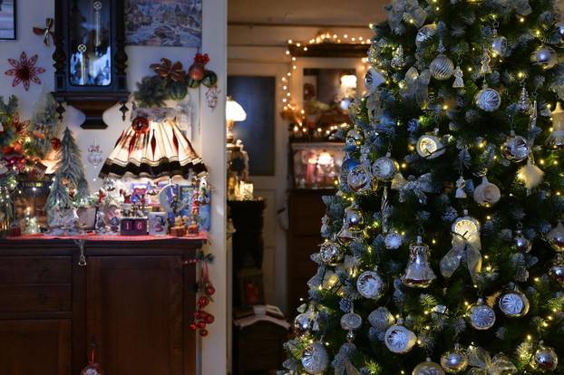 24SATA Zagreb: Stan ukrašen blagdanskim dekoracijama