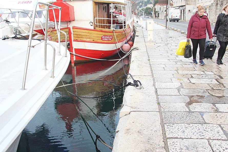 Dubrovnik: Pogledajte bolje, ispod broda je, zapravo, auto