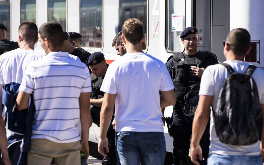 Split: Navijači Hajduka Bilim vlakom kreću prema Zagrebu na utakmicu Superkupa