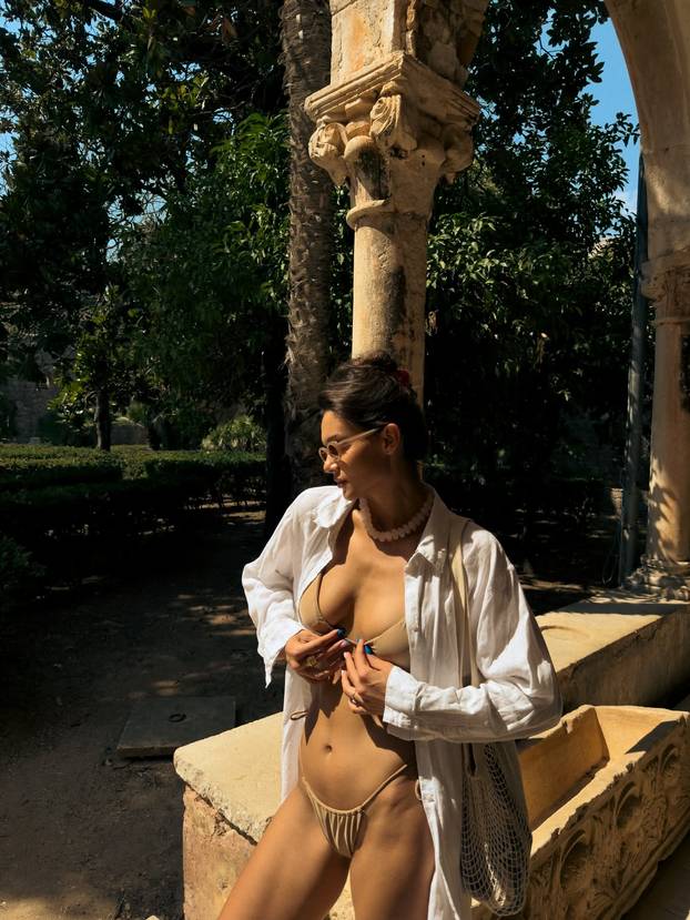 FOTO Laura Gnjatović u badiću opet raspametila fanove: 'Ti si baština mediteranske ljepote'