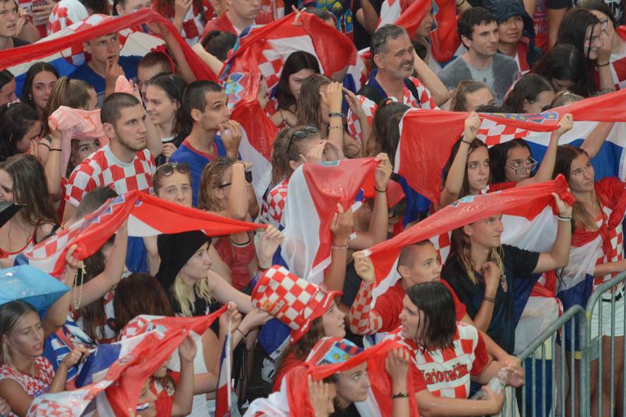 Pula: Ni kiÅ¡a nije omela gledanje polufinalne utakmice izmeÄu Hrvatske i Engleske