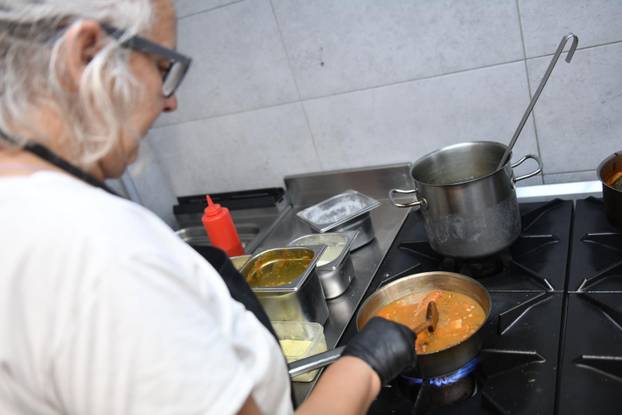 Zagreb: Kuharice spremaju obroke