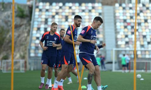 Perišić oduševio i na košarci! Sjajna atmosfera na treningu 'vatrenih',  trojica se priključila