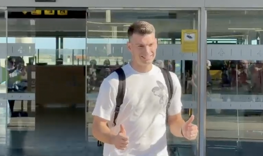 VIDEO Dominik Livakovi&cacute; sletio u Barcelonu: 'Sretan sam...'