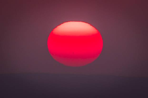 Mosor: Pogled sa Zvjezdanog Sela Mosor na zalaz sunca iznad Splita