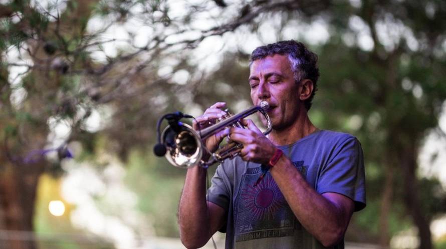 Prvi Vis Jazz festival u  Ljetnom kinu 'Hrid' sa spektakularnim pogledom na višku uvalu