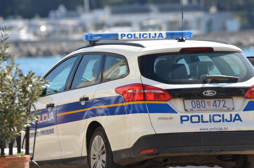 Prešao na lijevu stranu ceste i motociklom usmrtio djevojku