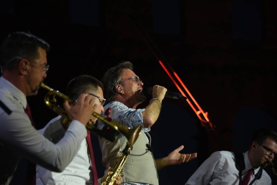 Gibonni napunio pulsku Arenu